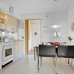 Apartament 119 *